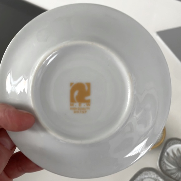 (2/$20) 6 x 24K gold plated tea saucers - Picture 8 of 11